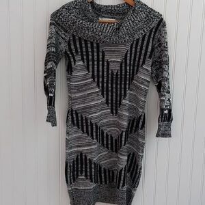 Maurices Women's Small Cowl Neck Sweater Dress 3/4 Sleeve Black White‎ Geometric